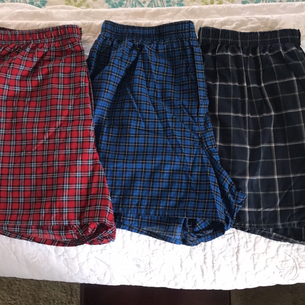 Men’s Hanes Woven plaid Boxers.Never worn.Set of 3.Sz-2XL